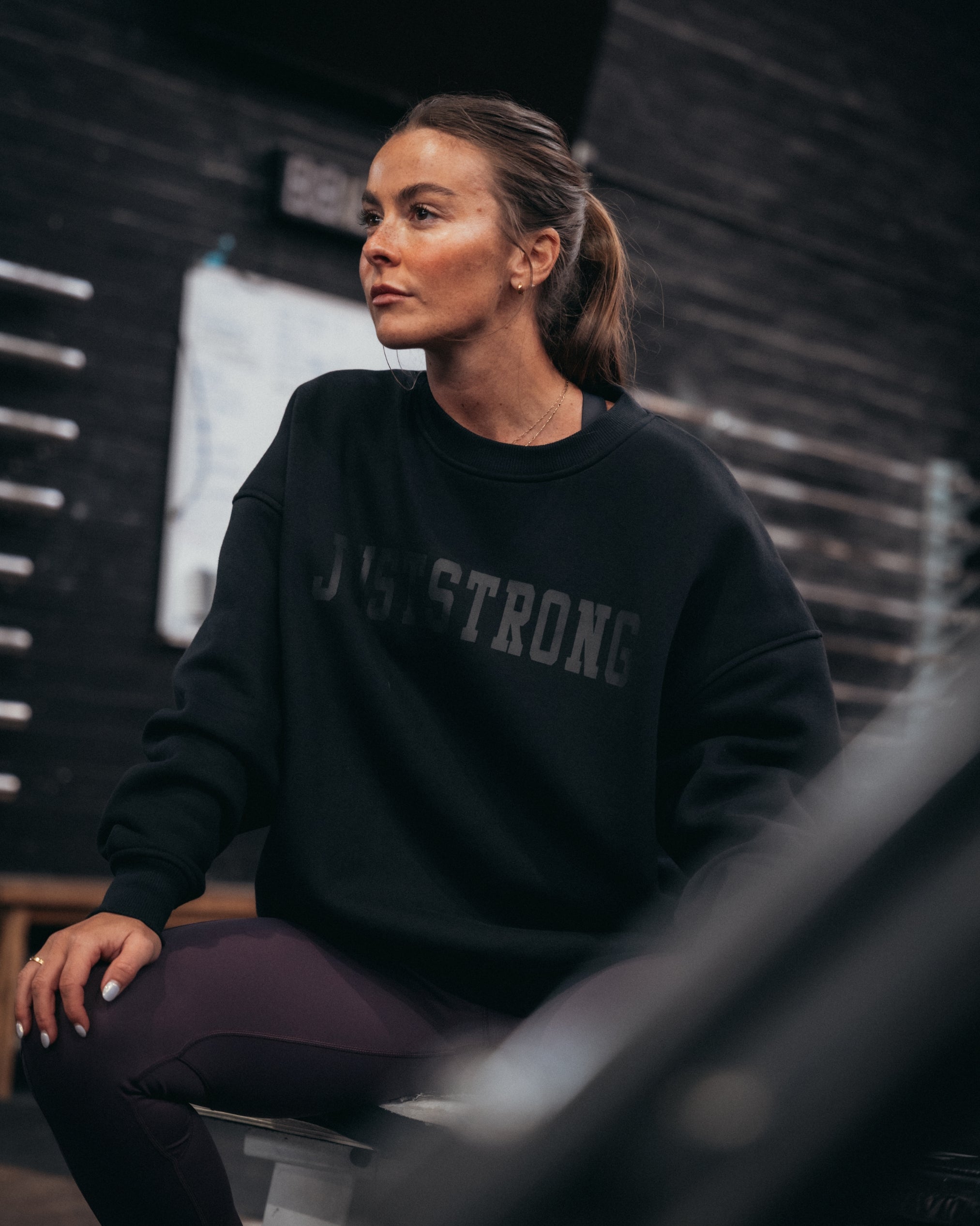 Essentials Oversized Crew - Black