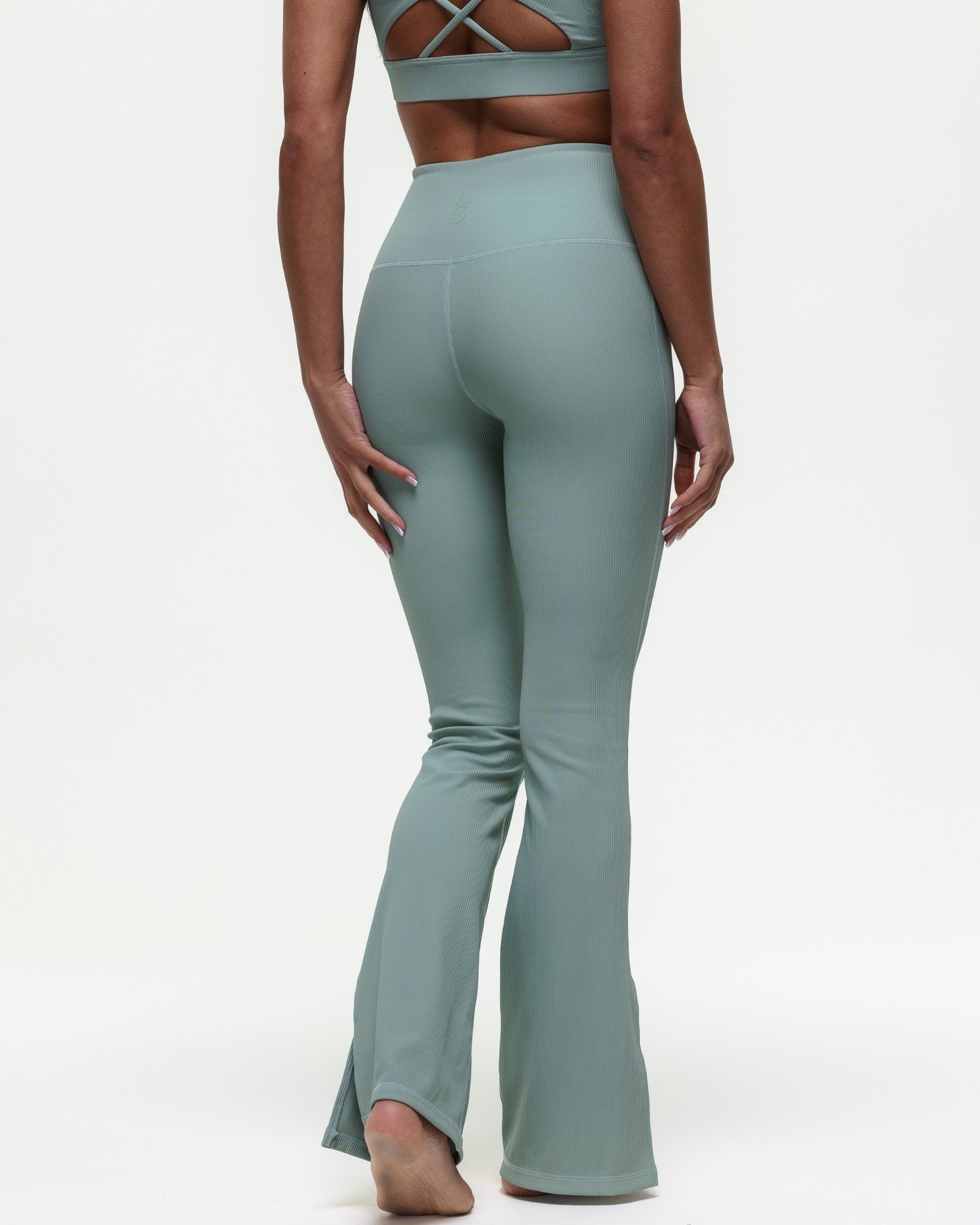 Maya Ribbed Flare Leggings - Seamoss