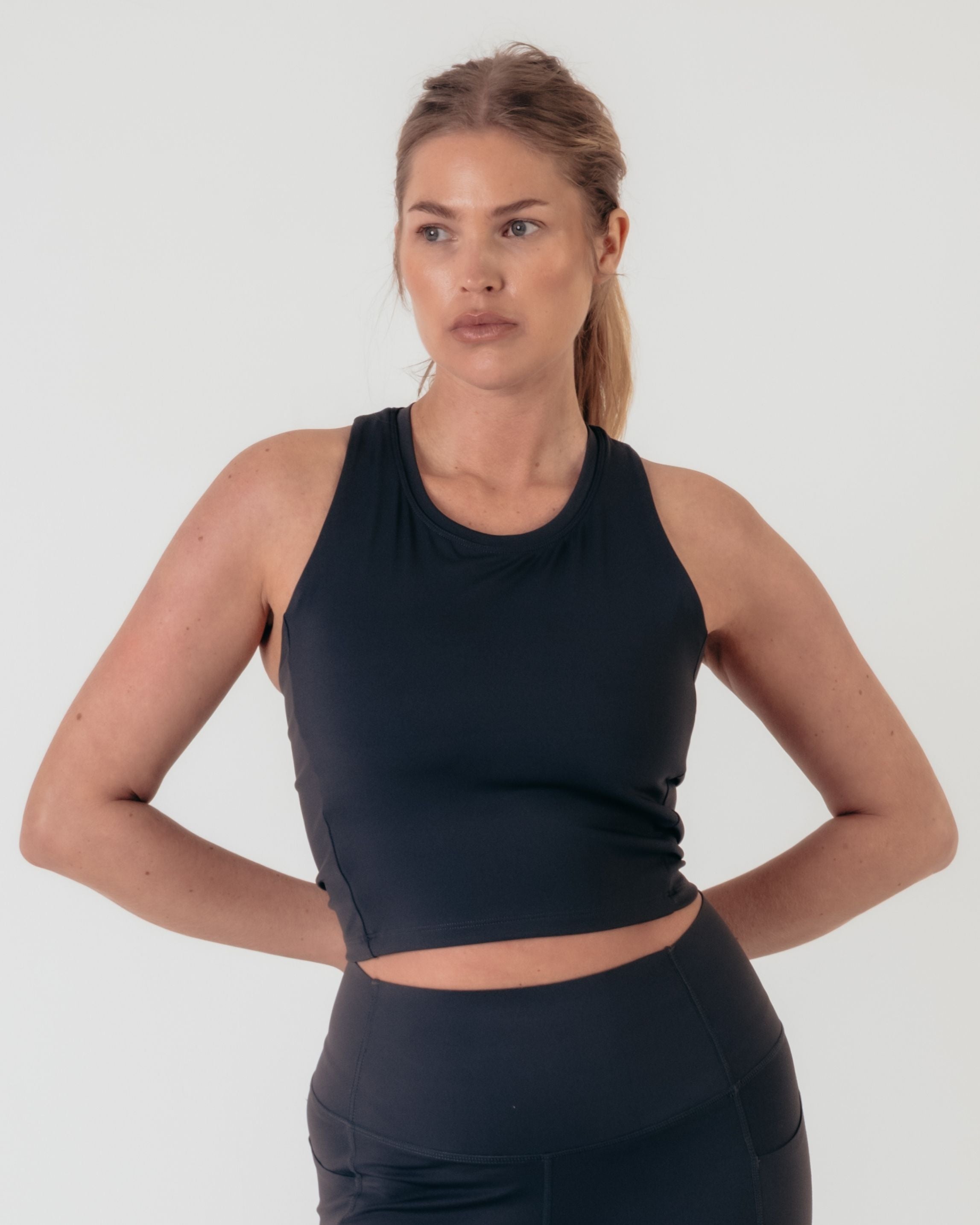 Training Crop Tank - Washed Black